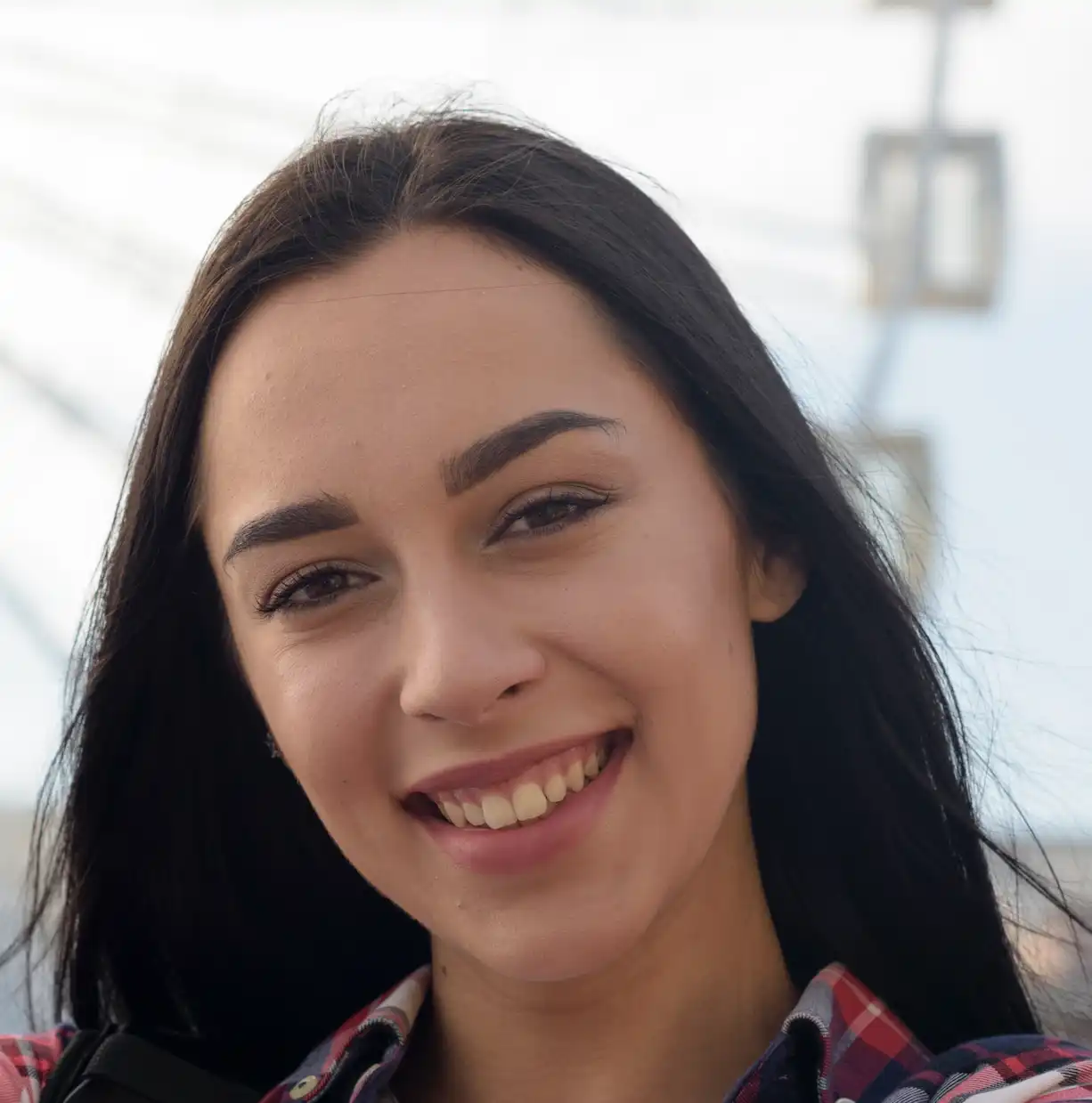 Happy Client Rosie Megel write a positive review about Visa House