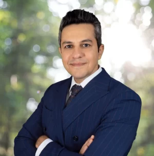 Bahram Amir Hosseini RCIC Bahram Amir Hosseini - Canadian Immigration Consultant